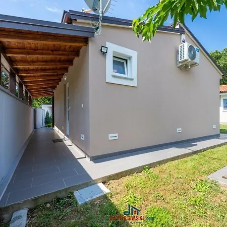 Trinetta Comfortable 4* Pula